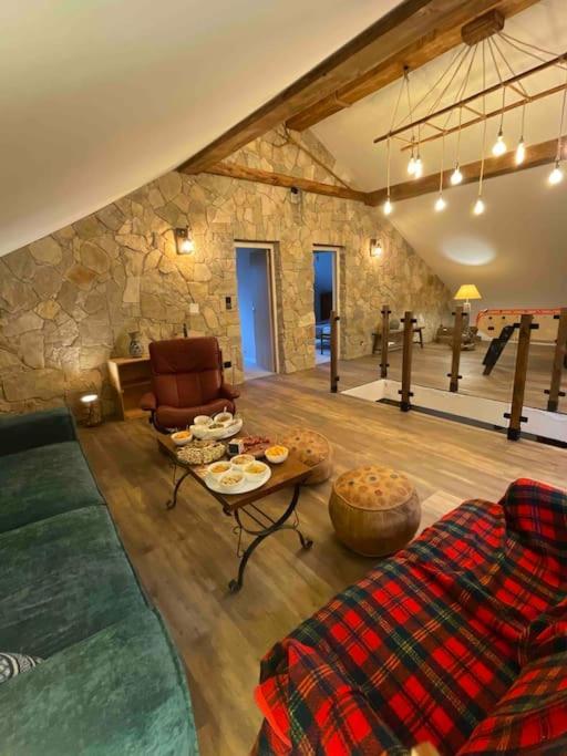 Gite Confort 15 Couchages, Vue Panoramique Montagne Hautes Alpes, Terrasses Embrun Esterno foto
