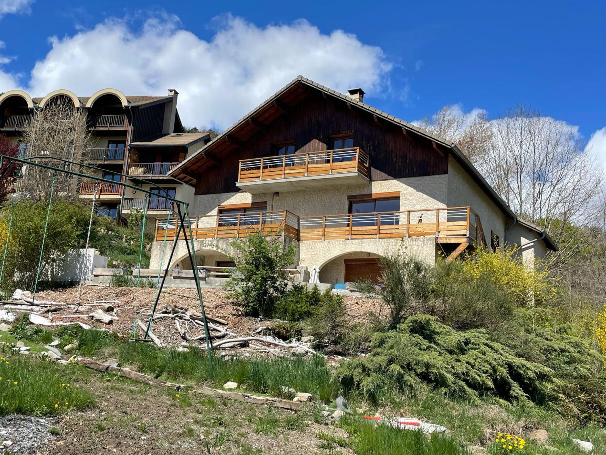 Gite Confort 15 Couchages, Vue Panoramique Montagne Hautes Alpes, Terrasses Embrun Esterno foto